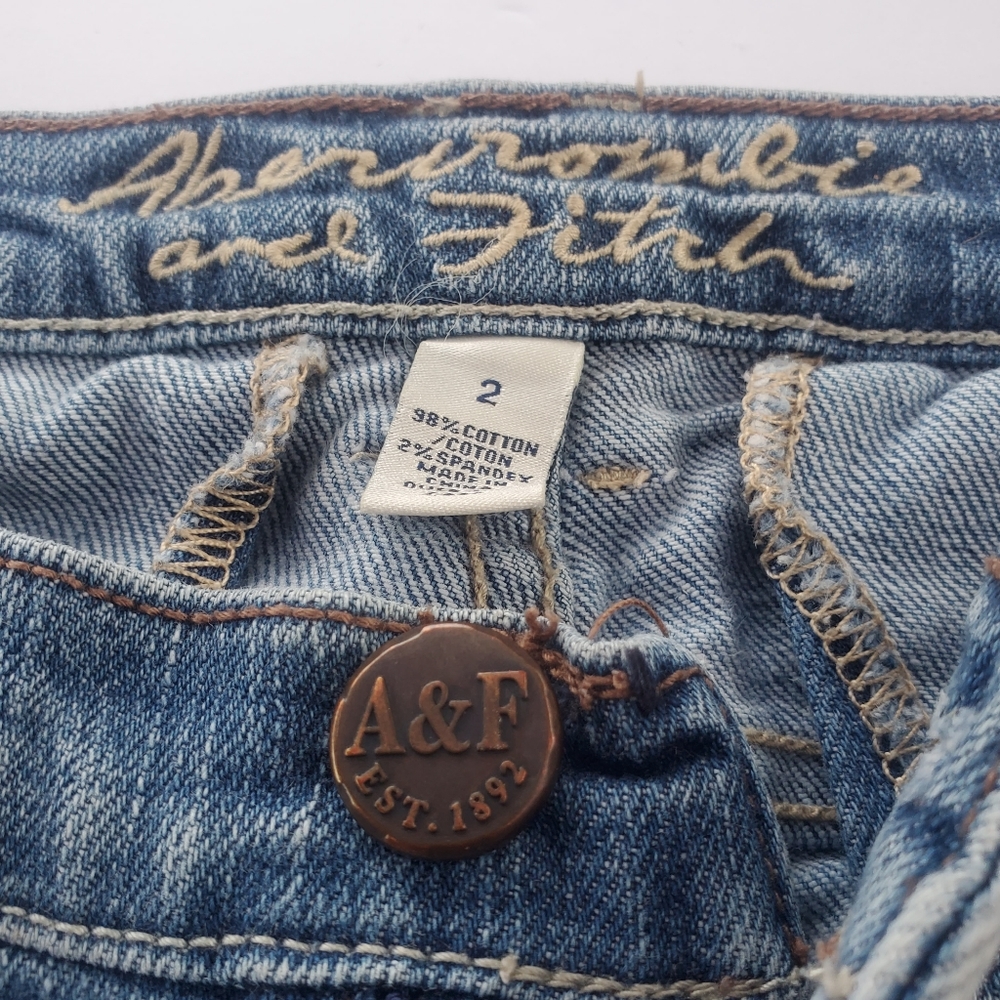 Abercrombie & Fitch Super Short distressed Jean Shorts Size 2 - Picture 3 of 4